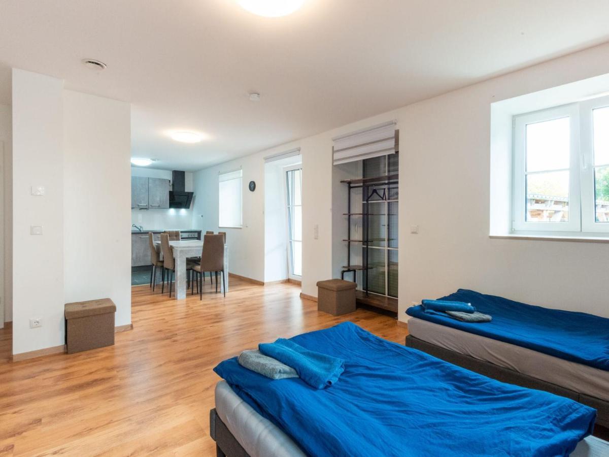 Apartment With Terrace In An Ideal Location Haunsheim Buitenkant foto