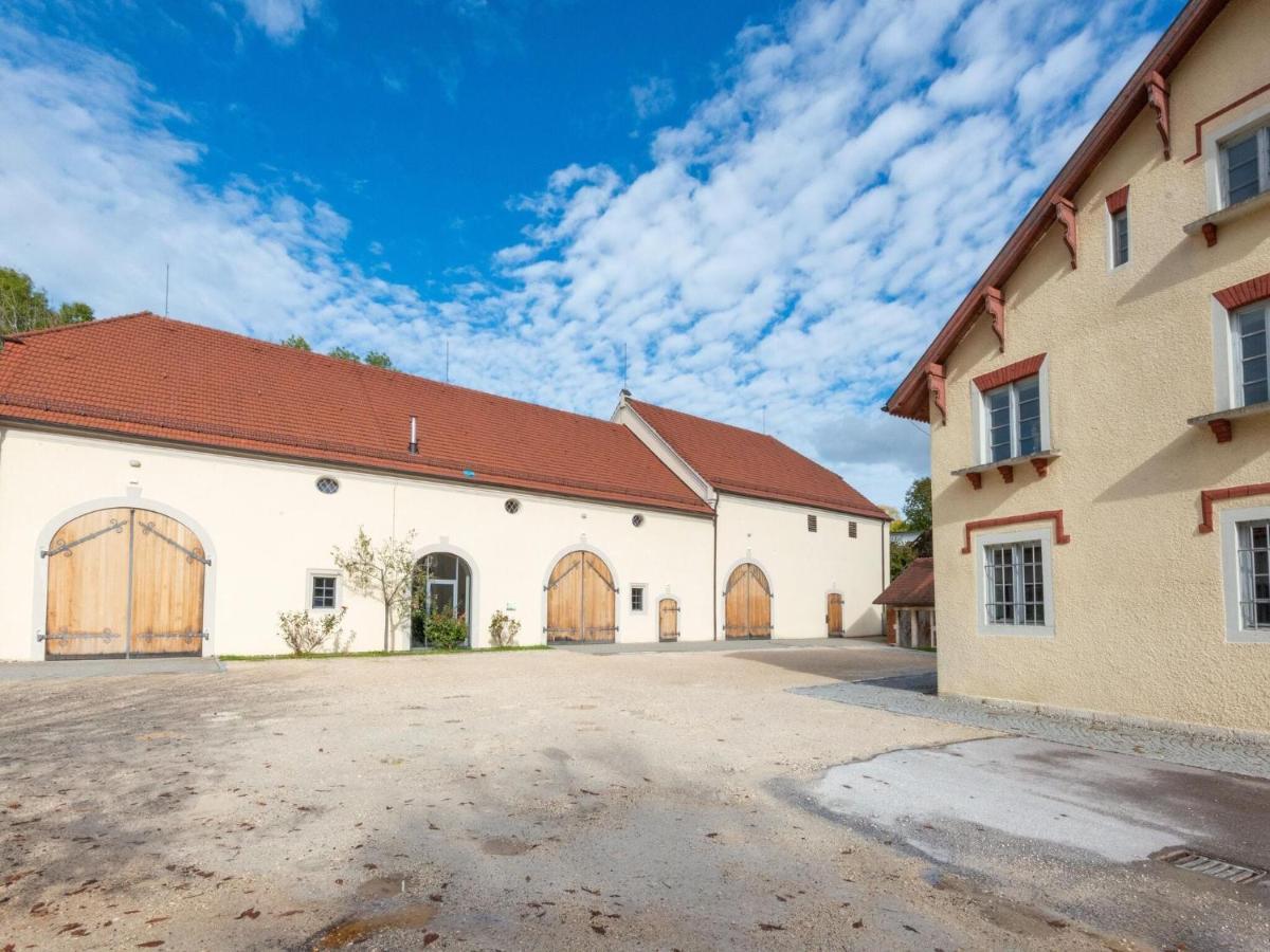 Apartment With Terrace In An Ideal Location Haunsheim Buitenkant foto
